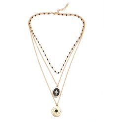 collier trois rangs medaille